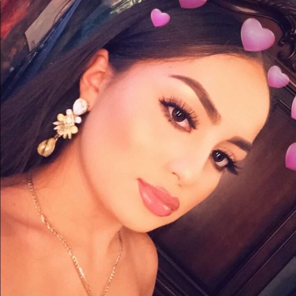 Meet your Posher, Noelia